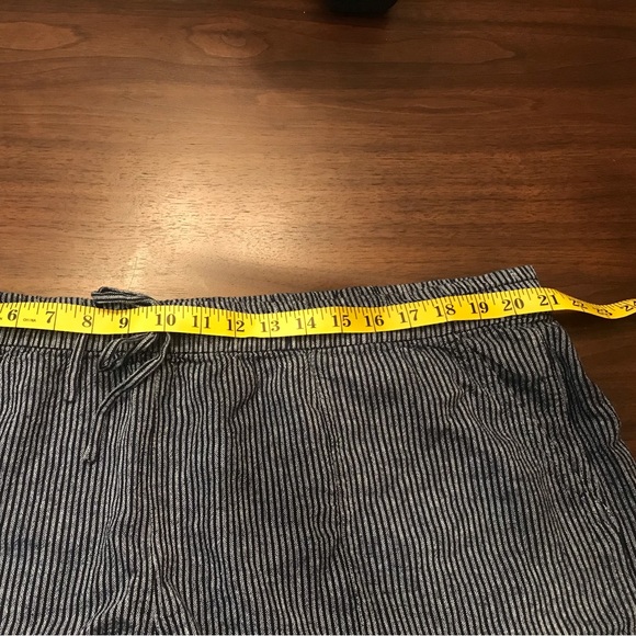 J.Crew Seaside shorts. Ladies size XXL. Antique navy and white pin striped. - Picture 5 of 7